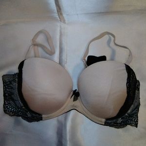 H&M light pink and black lace 36C bra